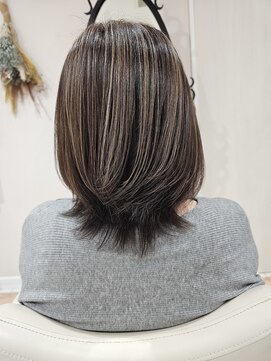 アッシュ 二俣川南口店(Ash) ◆肩ラインレイヤー/極細ハイライト/白髪ぼかし◎/グレージュ