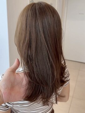 アルティーナ(altina) レイヤーカット/ブラウンベージュ