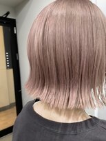 ユウル 横浜(juhl.)&nbsp;ピンクベージュブリーチダブルカラー外ハネボブハイトーンカラー