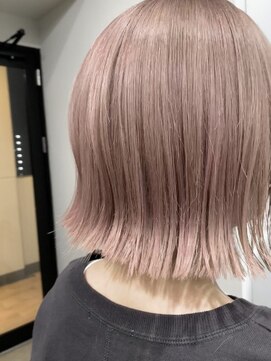 ユウル 横浜(juhl.) ピンクベージュブリーチダブルカラー外ハネボブハイトーンカラー