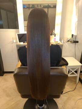 アールサロン アオヤマ(Rr SALON AOYAMA) まとまる艶髪ロング