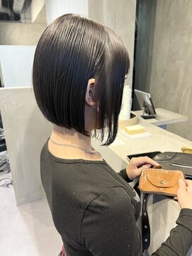 オルロバイイザ(ORLO by IZA) 前下がりボブ