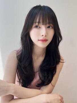 ティア(Tia.) （レイヤーカット/韓国ヘア/ぱっつん前髪/小顔/おくれ毛）