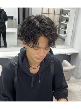 ノイズ キョウト(NOISM Kyoto) センターパート波巻きパーマ