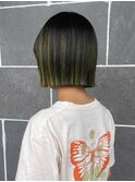 ワンレンボブ　切りっぱなしボブ　ハイライト　イエローカラー
