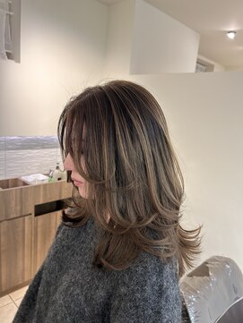 ヘアープルトワルピナス ハイライトバレイヤージュ　シャドールーツカラー