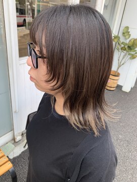 クオリア(Quaria) 顔周りにたっぷりレイヤースタイル