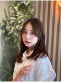 ミディアムレイヤー　顔周りレイヤー　センターパート