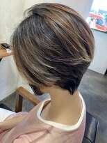 デン(den)&nbsp;バレイヤージュ風ショート