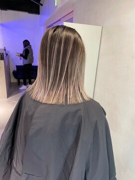 キング 高槻(K!ng) 縮毛矯正髪質改善ハイライトレイヤーカット高槻美容室エクステ