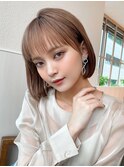 くびれヘア前髪なしレイヤーカットレイヤーボブネビージュ外ハネ