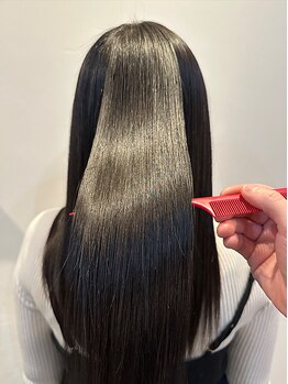 シム(sim)の写真/新時代の縮毛矯正"ネオメテオストレート"で低ダメージ・柔らかな手触り・圧倒的なツヤで過去最高の艶髪へー
