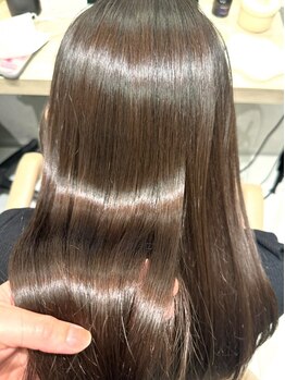 レブリス 池袋(REBLISS)の写真/心地よいヘッドスパを楽しみながら味わえる髪質改善トリートメント★耳ツボセラピーでリフレッシュ効果も◎