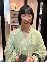 シータ(sheta)&nbsp;【表参道sheta小林】黒髪ボブ小顔カットオン眉オリーブグレー