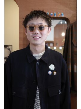 エディ(Edy) スパイキーショート刈り上げニュアンスパーマメンズ眉毛カット