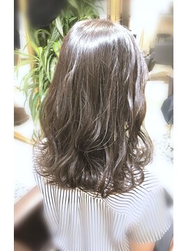 リックヘアー(Ric Hair) レイヤーを生かした無造作な動きでトレンドを満喫