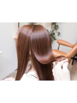 【上質空間でキレイをサポート】落ち着いた空間で手触り滑らかな美髪へ◎自分の髪が好きになる体験を！