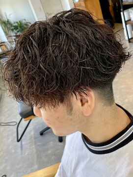 フゥ 宇都宮(FeU) 波巻きパーマメンズパーマメンズヘアツーブロックツイストパーマ