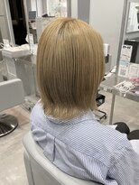 アリュア(Allure)&nbsp;ボブカット/ブリーチ/ミルクティーベージュ
