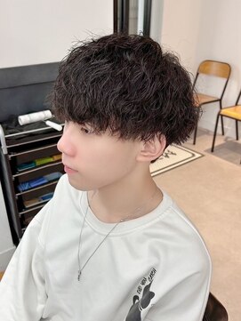 ネオリーブ クーロ メゾン 横浜(Neolive curro Maison) 波巻きスパイラル×ツイスパ　フェザーパーマ MEN’S HAIR