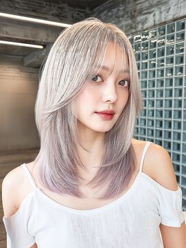 プラスリブ(Plus Lib) セミロングレイヤー×ホワイトグレージュカラー
