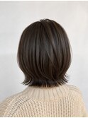 ショートレイヤー×外ハネで魅せるマットブラウン