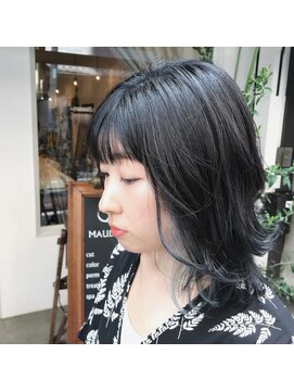 マウロア(MAULOA) “ウルフミディ ハイライト ネイビーカラー 黒髪”中西英美子