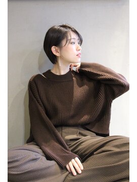 エミュー(emue) emue京都大人かわいい前下がりショートミルクティーベージュ中島