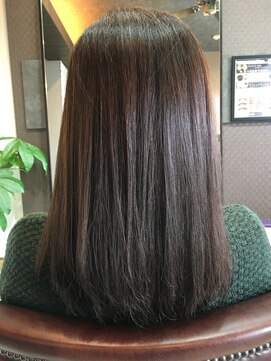 ハンナリ(Hannari) 大人女子の艶髪グレイカラー