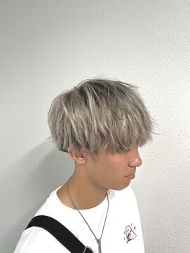 エリス ウメダ(Eliss umeda) ホワイトシルバーカラー