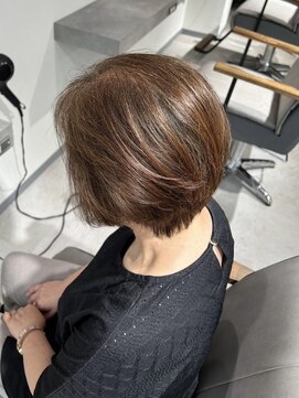 エルピス 中央林間店(elpis) ショートボブ / 白髪ぼかし