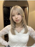 レイヤーカット姫カット顔まわりレイヤーホワイトベージュ