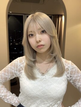 ニモ(NIMO.) レイヤーカット姫カット顔まわりレイヤーホワイトベージュ