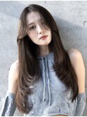 アッシュベージュレイヤーカットモテ髪オフィスヘア美髪