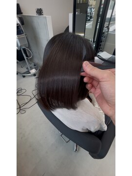 エン 久安(en.) チョコレートブラウン×艶ストレート｜柔らか質感