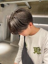 リール(rire) フェザーパーマサーフカール刈り上げセンターパート【大須】