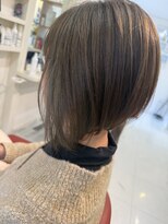 ユーアンドアイ(you & i)&nbsp;アッシュ系カラーで楽しむ大人のデザインボブ