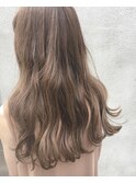 ハイトーングレージュ