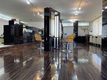 ガズル オオタ(GUZZLE OTA)の雰囲気（ブラウンを基調とした店内でゆったりとした時間を過ごせます。）