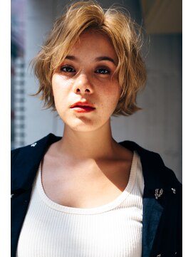 ピズム(PISM) センターパート×セミウェットウェーブ/ニュアンスカラー