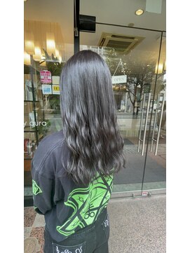 ノーム バイ アウラ(norm. by aura) 赤味、オレンジ味を抑えた透明感カラー