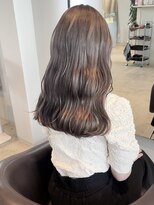 ケリーアン 太田(kelly.un)&nbsp;うる艶ハイトーン / シアーグレージュ / 波巻きミディ