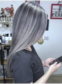 【コントラスト強め】ホワイトバレイヤージュ×ブリーチ2回