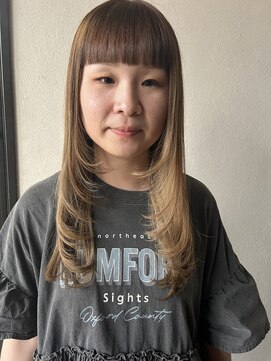 アコット(Acotto.) 顔周りデザインのあるロングスタイル