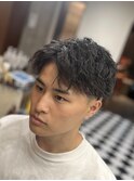 スパイキーショートブルーブラックフェザーパーマサーフカール