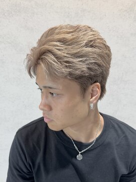 ブラック 渋谷(BLUCK) ハイトーンフェザーショート