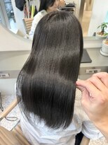 キュア 池袋(CURE) 5トーンブルーブラック×白髪ぼかし×髪質改善ストレート #110