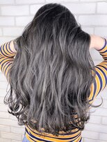 シウン(SIUN.)&nbsp;外国人風グラデーション　ダークモカアッシュ