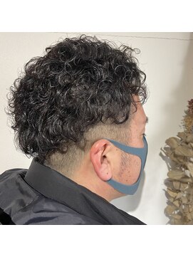 ヘアドゥーレディバグ 大和八木店(HAIR DO LADY BUG) メンズパーマ