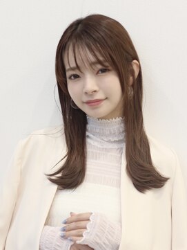 リュドール 名駅(Rue D'or) 艶髪 抜け感ストレート 外ハネ くびれ グレージュ